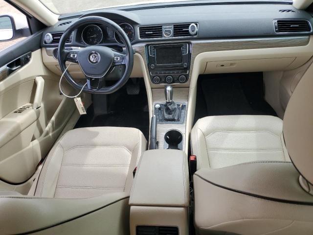  VOLKSWAGEN PASSAT 2017 Белый