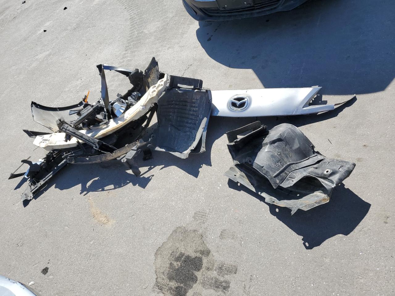 2011 Mazda 3 I VIN: JM1BL1VG2B1392360 Lot: 55416695