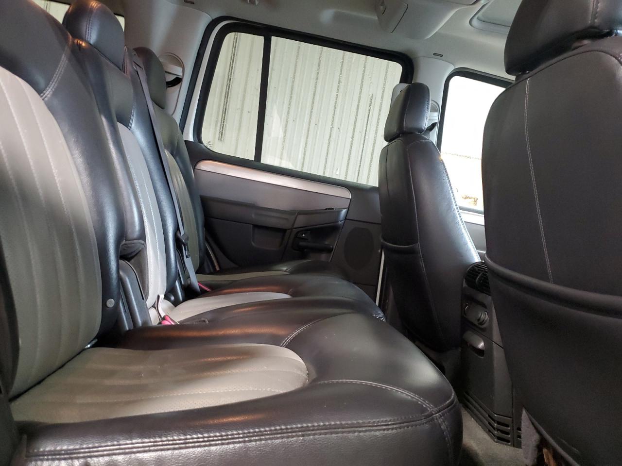 2004 Mercury Mountaineer VIN: 4M2DU86W04ZJ06749 Lot: 55472605