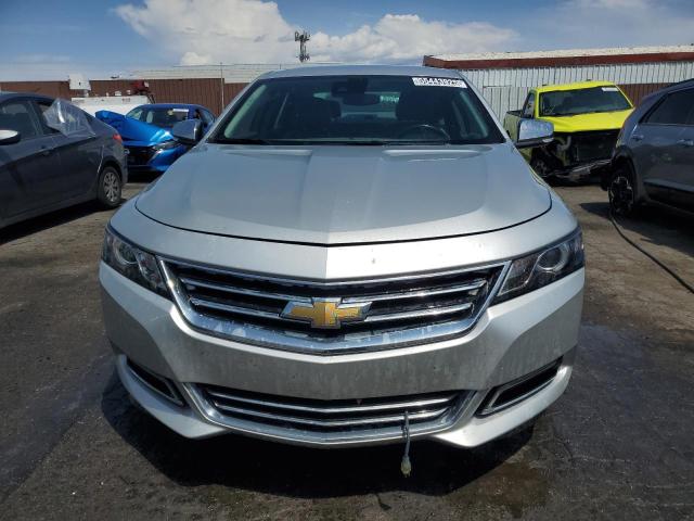 Sedans CHEVROLET IMPALA 2017 Srebrny