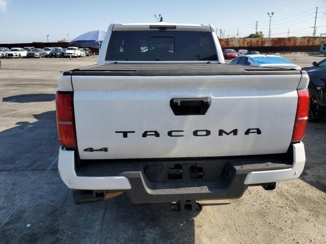  TOYOTA TACOMA 2024 Biały