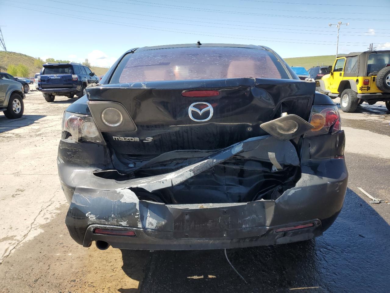 2005 Mazda 3 I VIN: JM1BK12FX51225635 Lot: 56032075