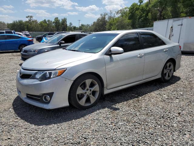  TOYOTA CAMRY 2014 Srebrny