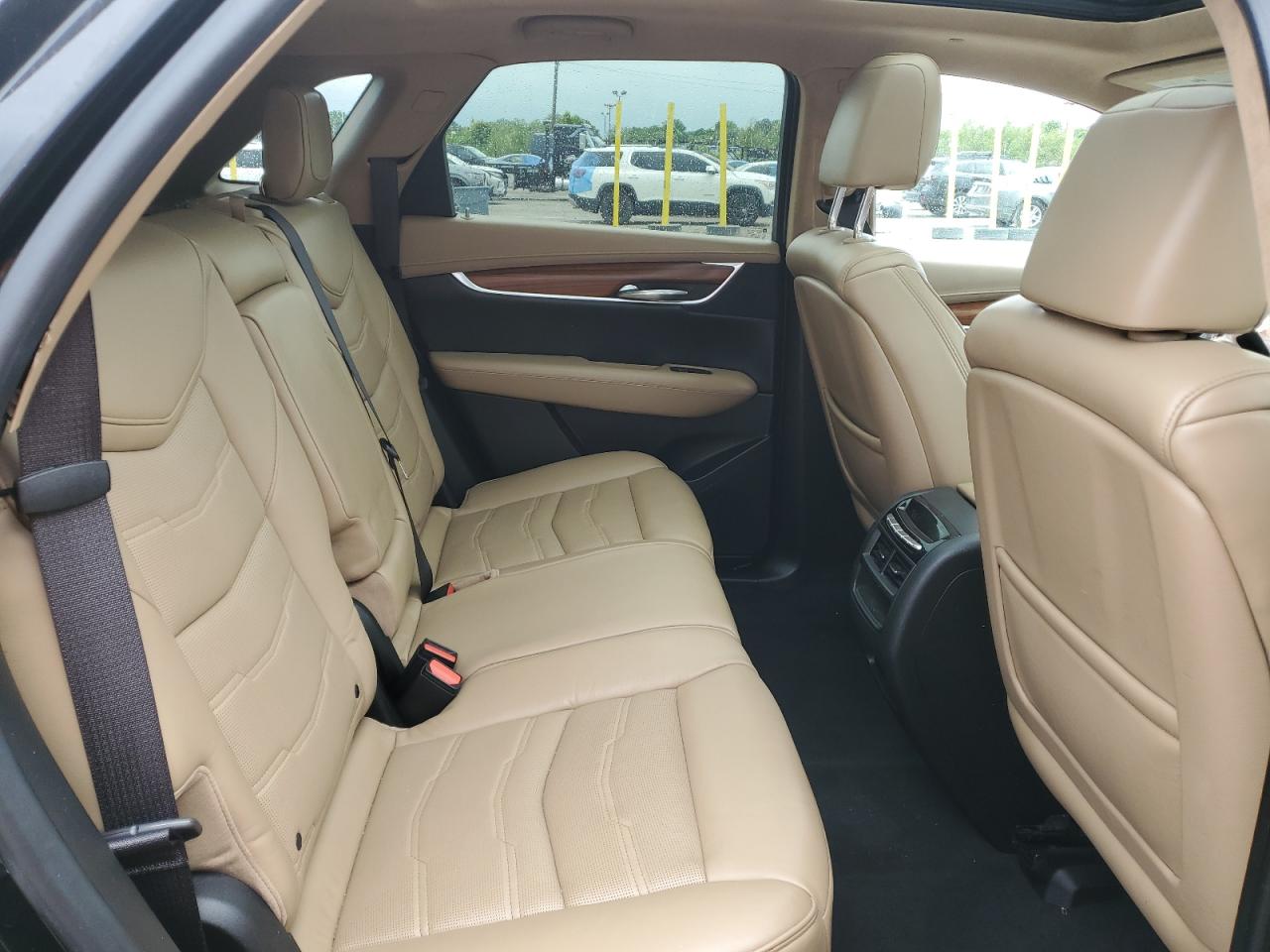 2017 Cadillac Xt5 Platinum VIN: 1GYKNFRS4HZ221412 Lot: 57821855