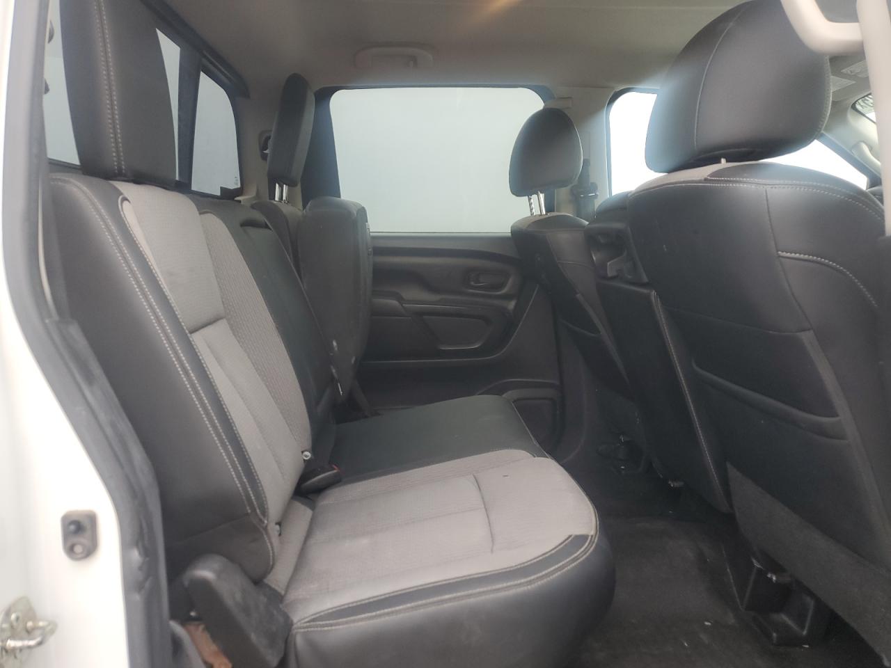 1N6BA1F13HN561610 NISSAN TITAN 2017