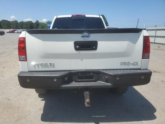 Pickups NISSAN TITAN 2013 Biały