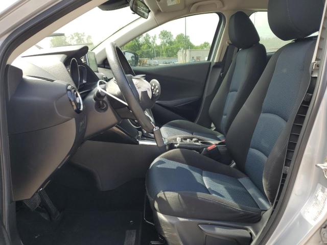  TOYOTA YARIS 2017 Srebrny