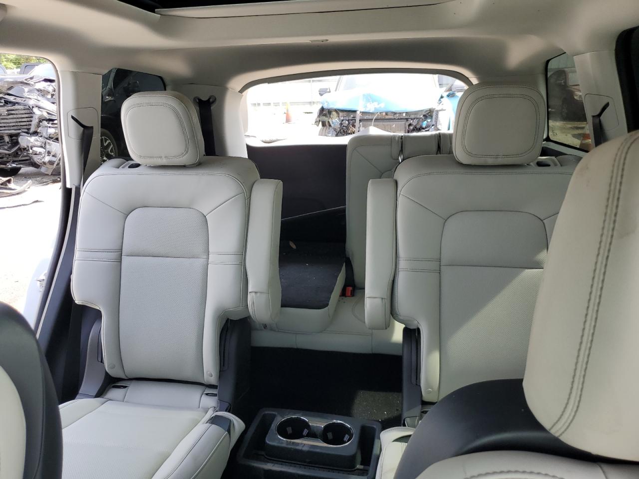 2025 Lincoln Aviator VIN: 5LM5J6WC0SGL17576 Lot: 55433605