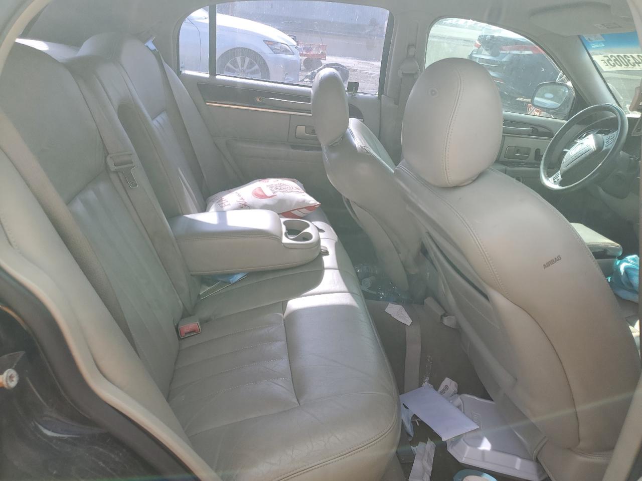 2004 Lincoln Town Car Executive VIN: 1LNHM81W54Y644914 Lot: 56843065