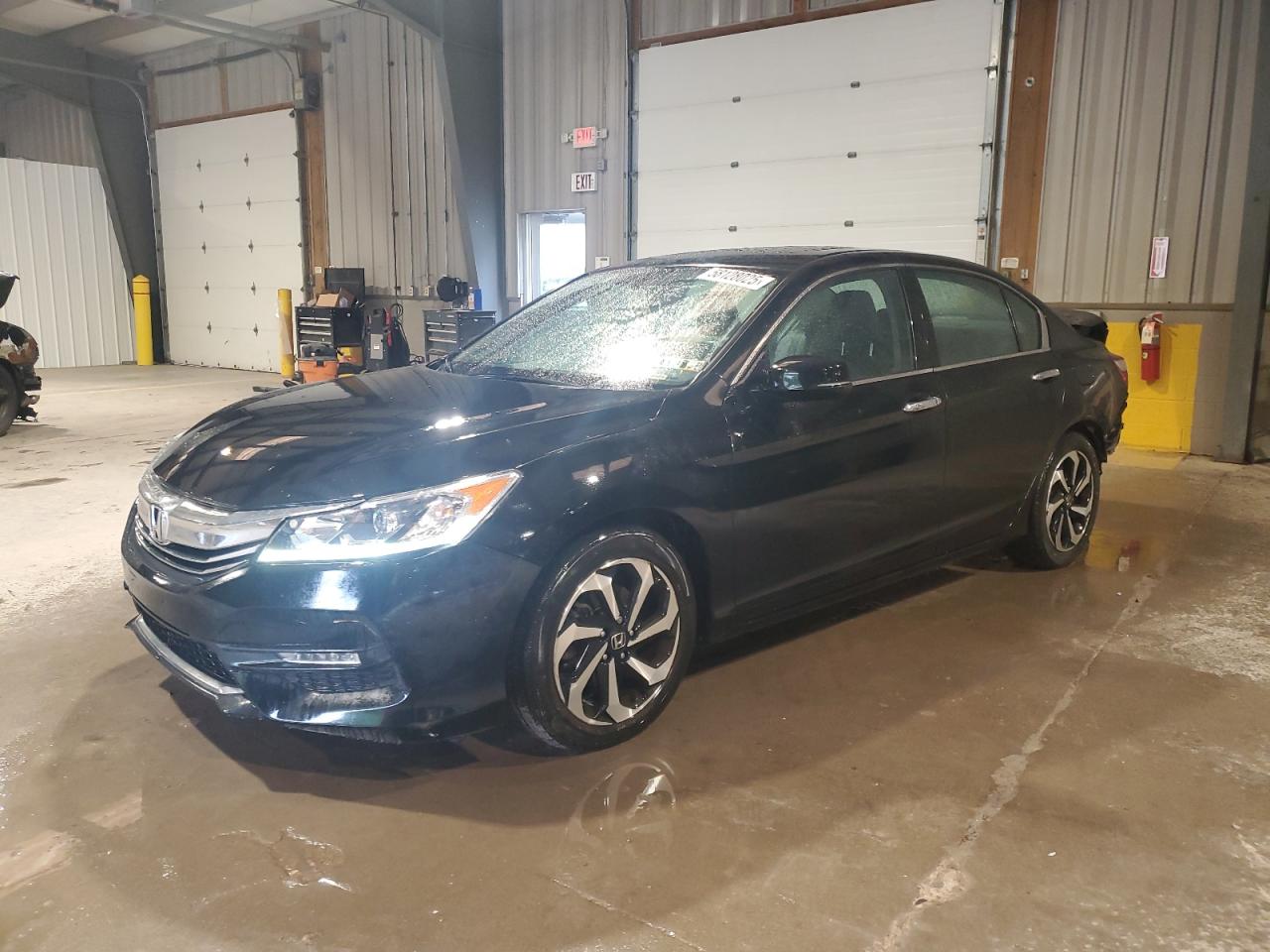West Mifflin, PA에서 판매 중인 2017 Honda Accord Exl - Rear End