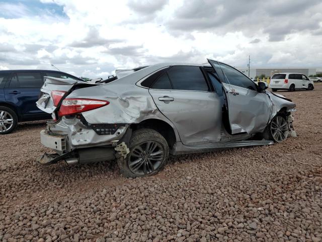 Седани TOYOTA CAMRY 2015 Сріблястий