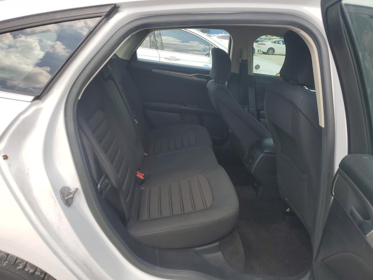 2019 Ford Fusion Se VIN: 3FA6P0LU5KR124911 Lot: 55083965