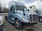2015 Freightliner Cascadia 125 Semi Truck for Sale in Dyer, IN - Front End