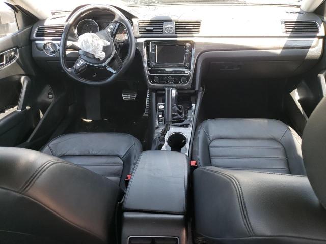  VOLKSWAGEN PASSAT 2016 Золотой
