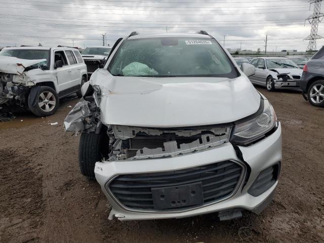 Parquets CHEVROLET TRAX 2017 Srebrny