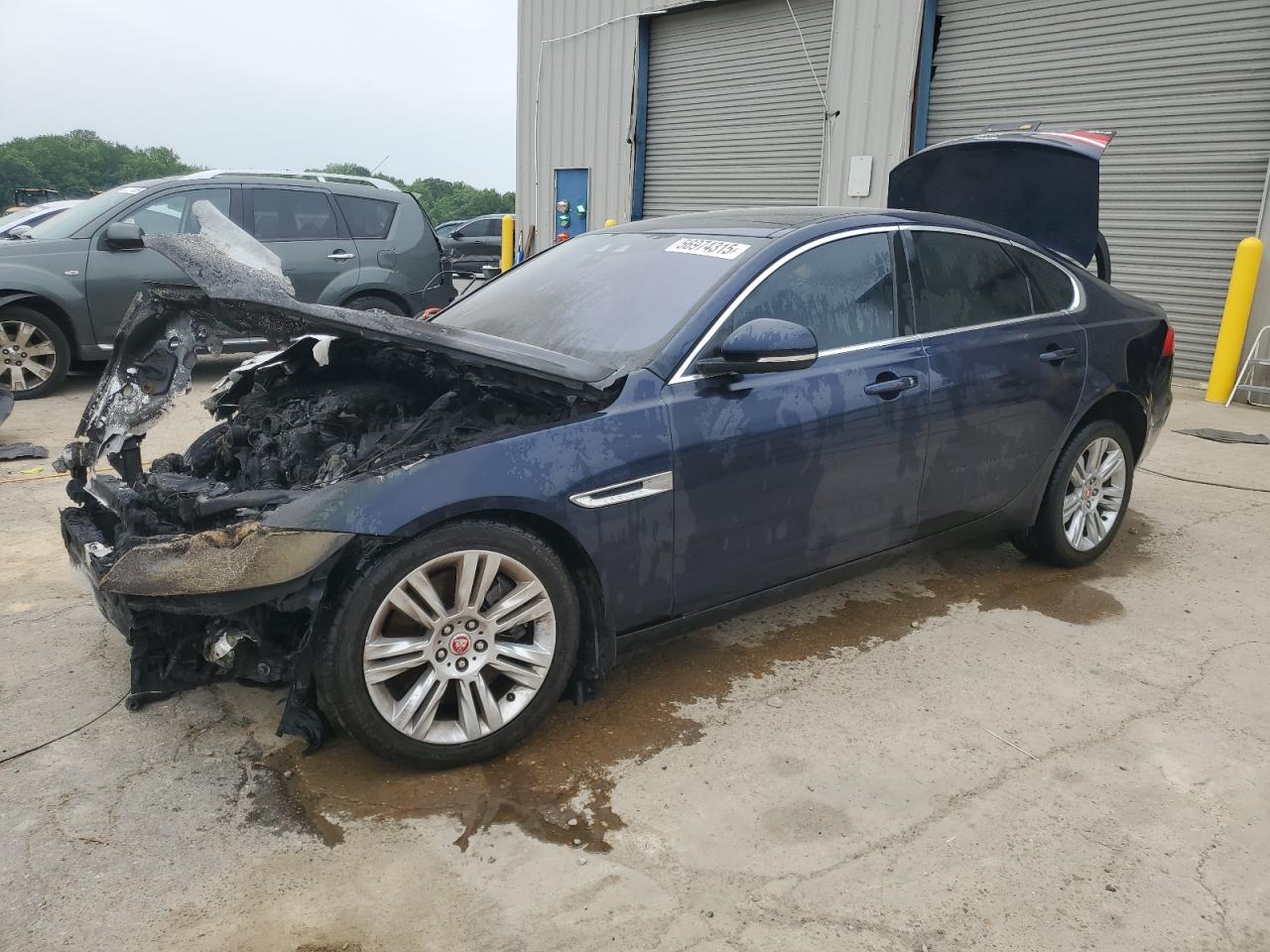 2017 Jaguar Xf Premium за продажба в Memphis, TN - Burn - Engine