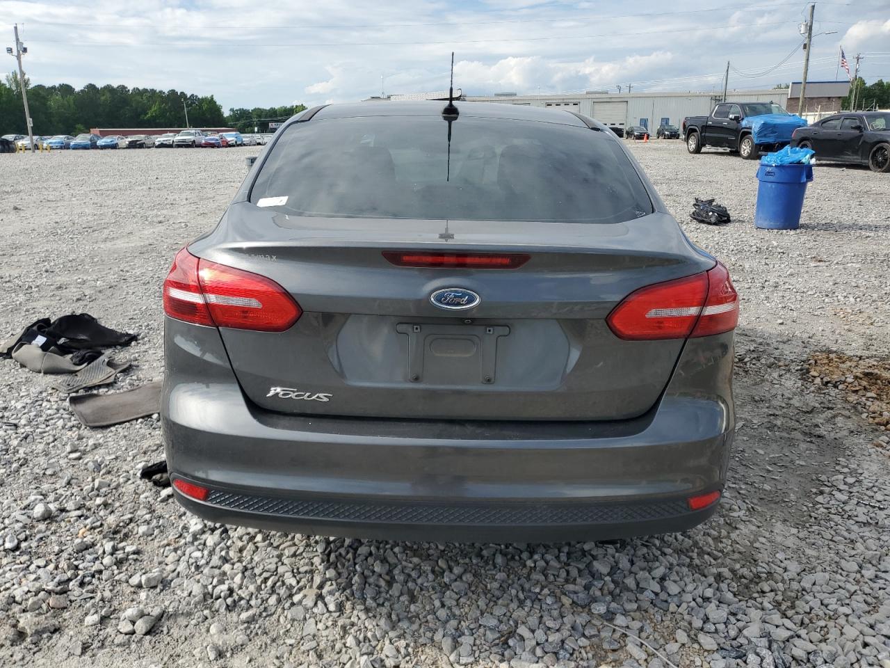 2017 Ford Focus S VIN: 1FADP3E27HL241174 Lot: 57091055