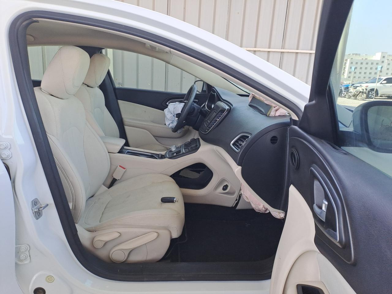 1C3CCCAB6GN177949 - 2016 Chrysler 200 - #undefined