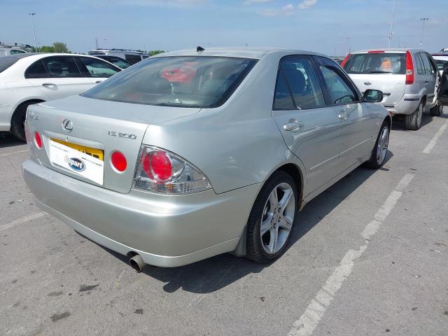 2000 LEXUS IS200 SE A