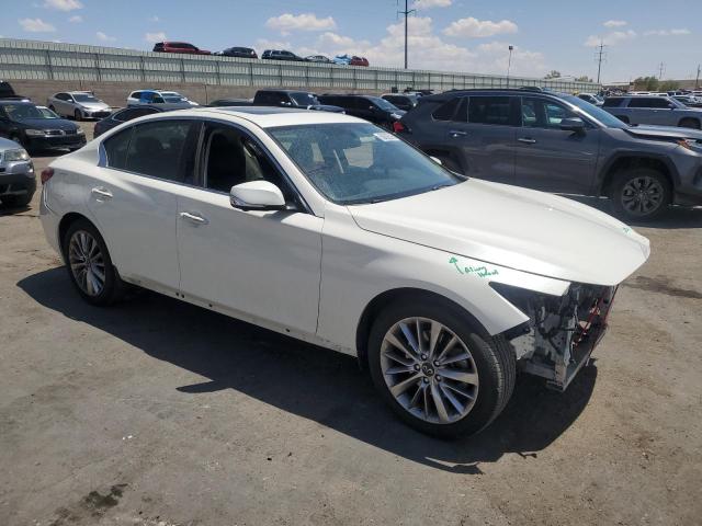  INFINITI Q50 2021 Biały