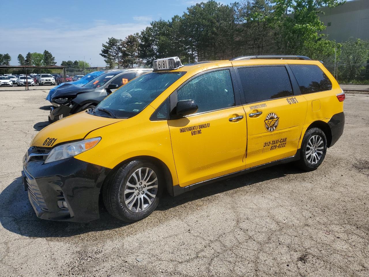 2018 Toyota Sienna Xle იყიდება Wheeling-ში, IL - Front End