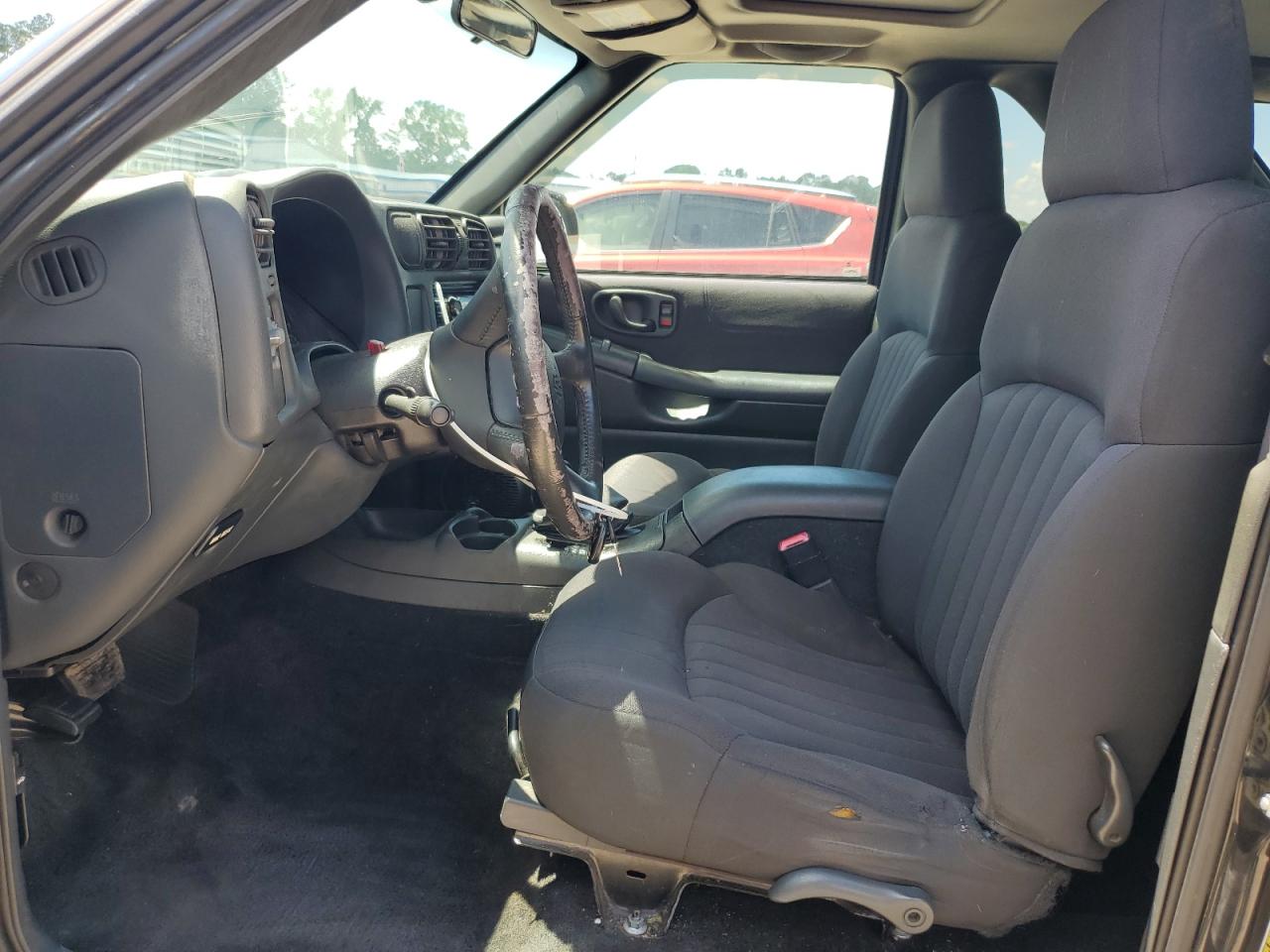 2005 Chevrolet Blazer VIN: 1GNCS18X35K106637 Lot: 55998405