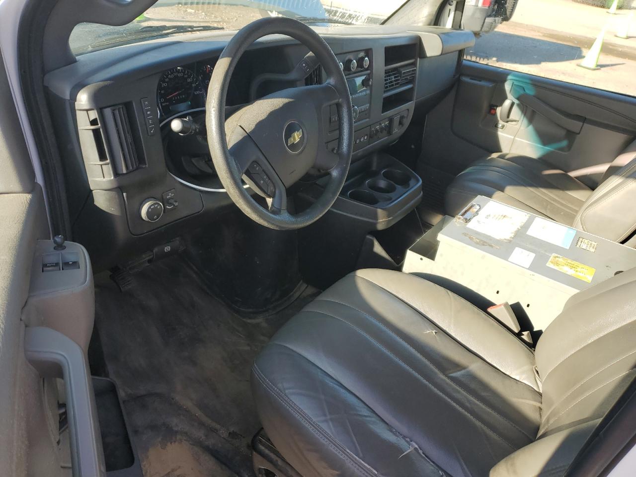 2018 Chevrolet Express G2500 VIN: 1GCWGAFPXJ1194323 Lot: 55583055