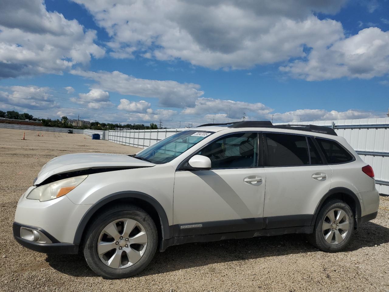 2011 Subaru Outback 2.5I Limited на продаже в Cedar Rapids, IA - Front End
