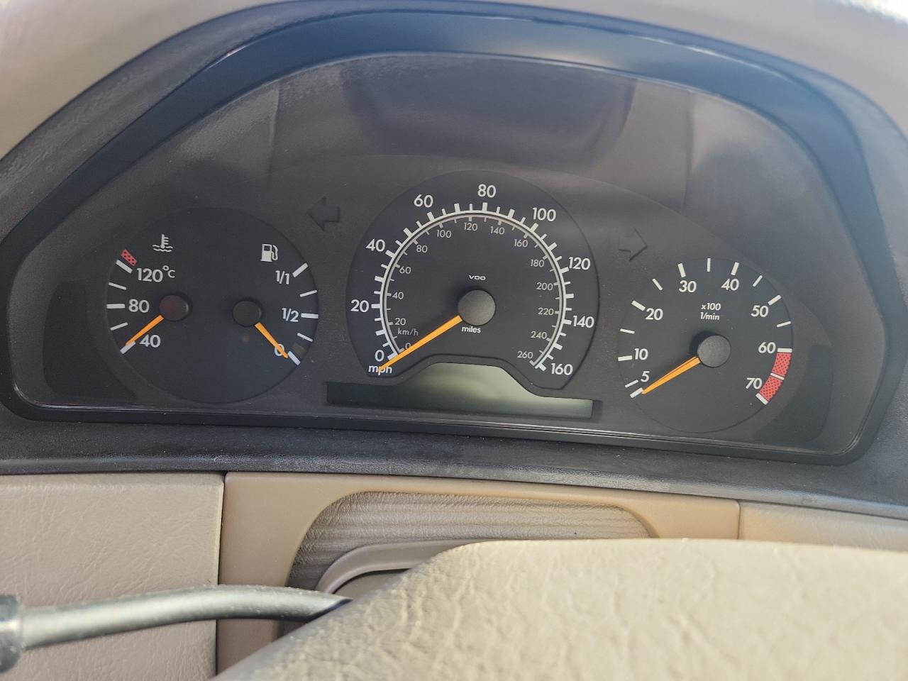 1999 Mercedes-Benz E 430 VIN: WDBJF70H3XA782010 Lot: 58963325