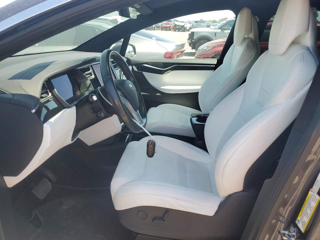 2017 Tesla Model X VIN: 5YJXCBE21HF063925 Lot: 55888105