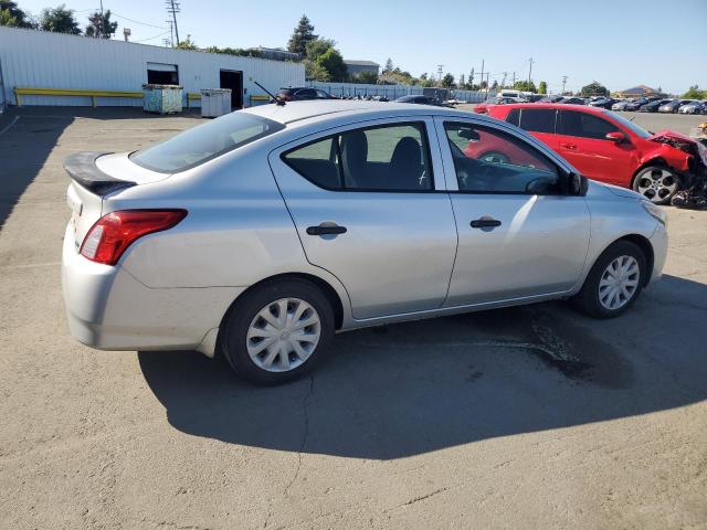 Седаны NISSAN VERSA 2015 Серебристый