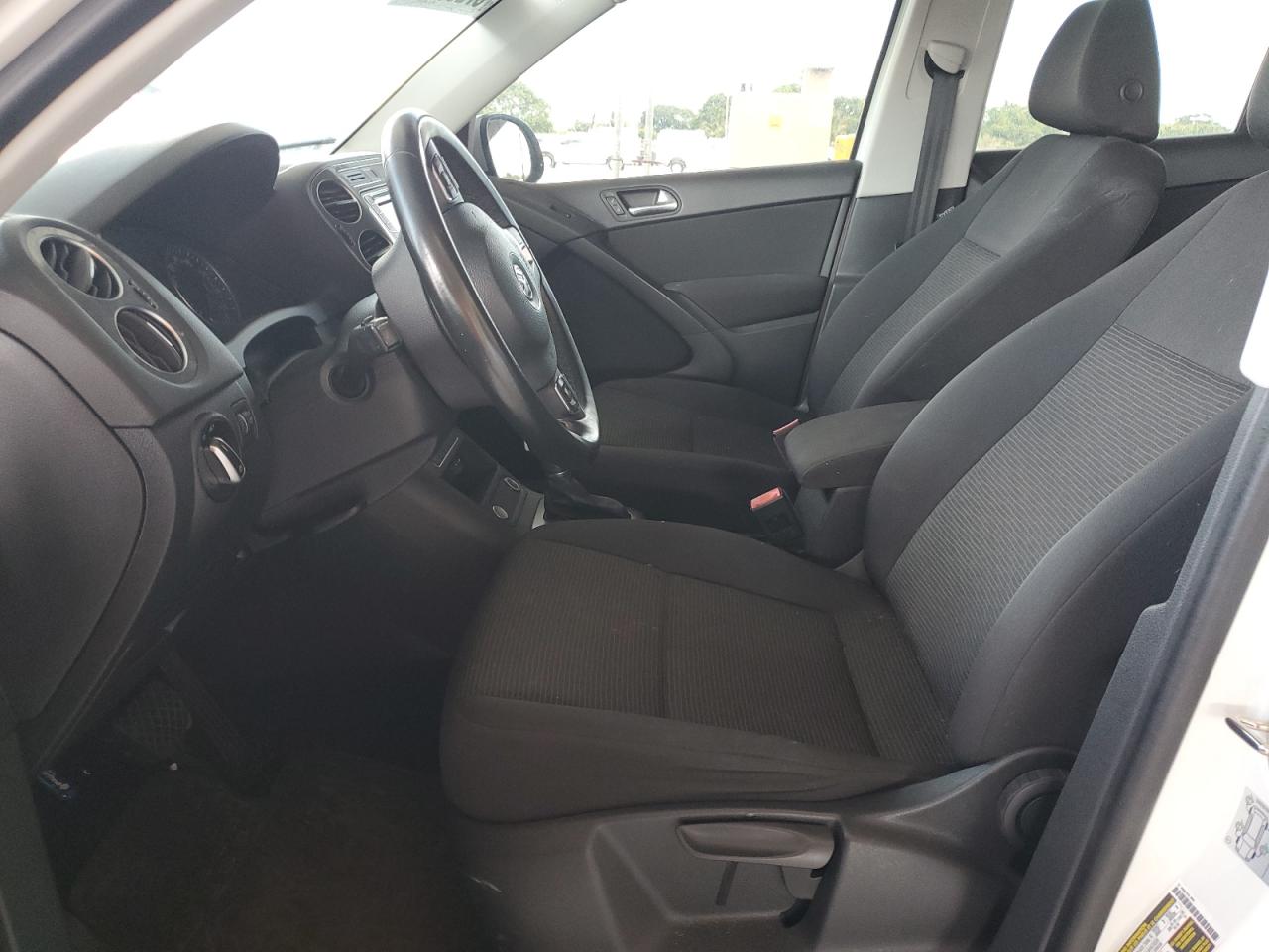 2017 Volkswagen Tiguan S VIN: WVGAV7AX7HK052652 Lot: 57235065