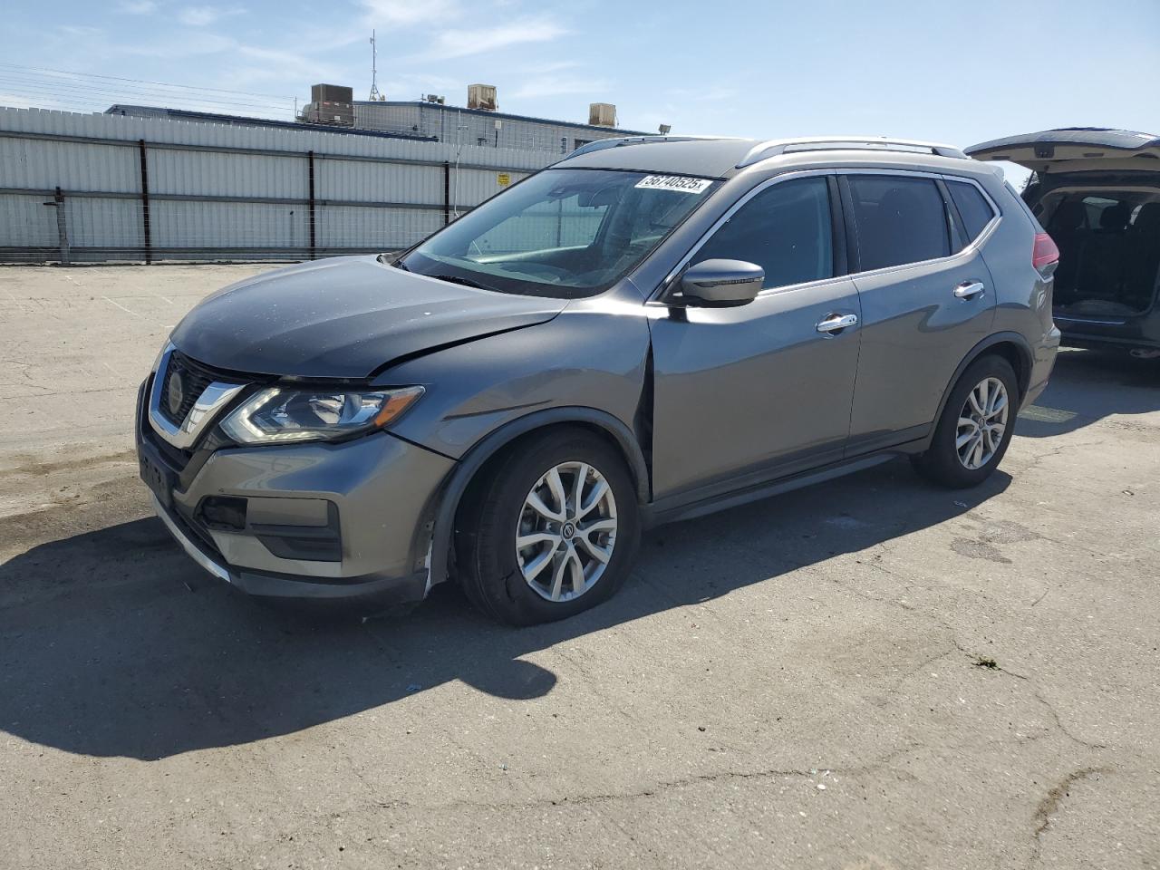 2019 Nissan Rogue S na sprzedaż w Bakersfield, CA - Front End