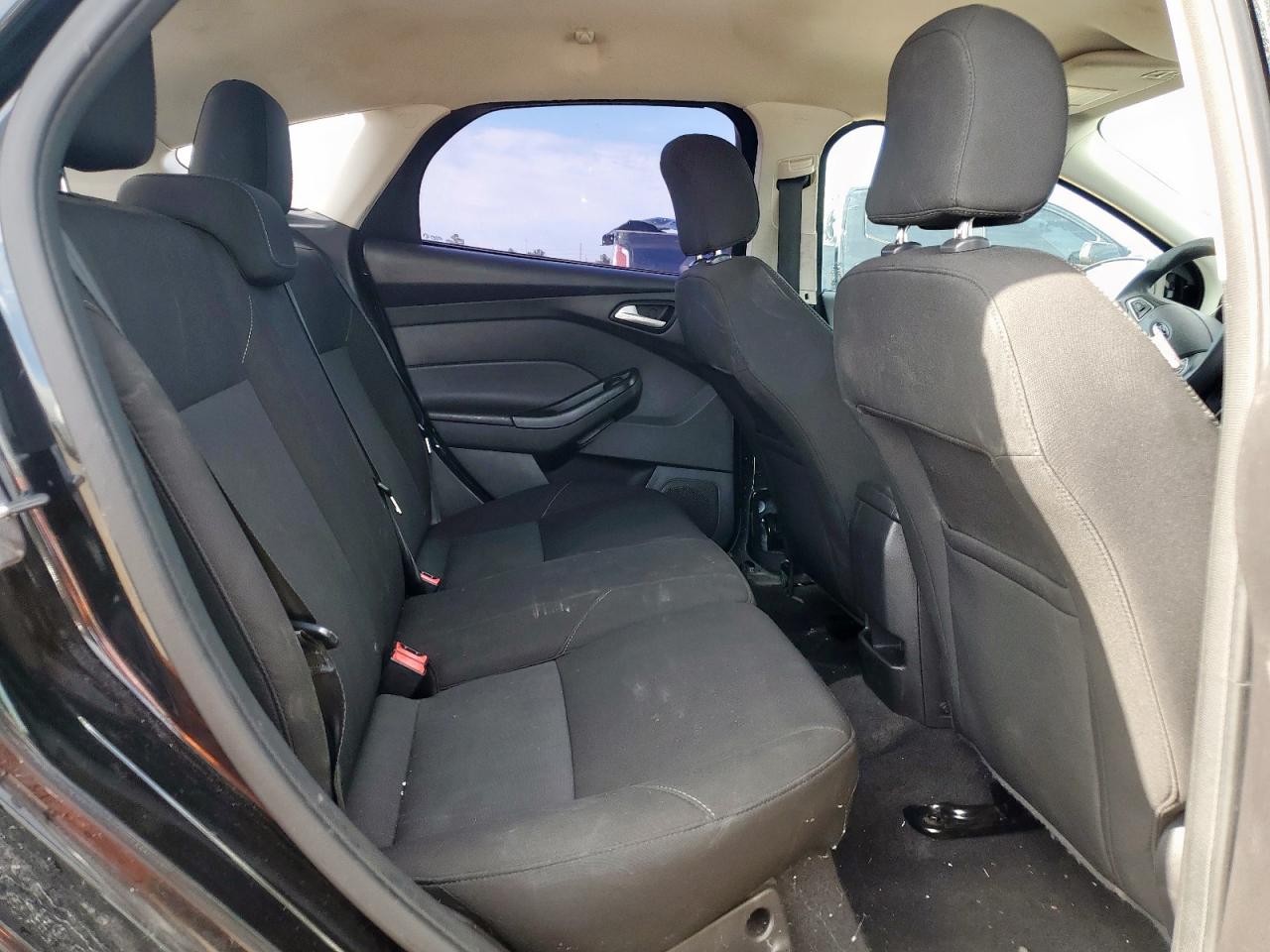 2015 Ford Focus Se VIN: 1FADP3K25FL210636 Lot: 58358135