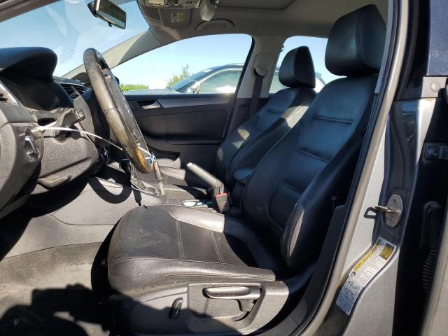 Sedans VOLKSWAGEN JETTA 2014 Szary