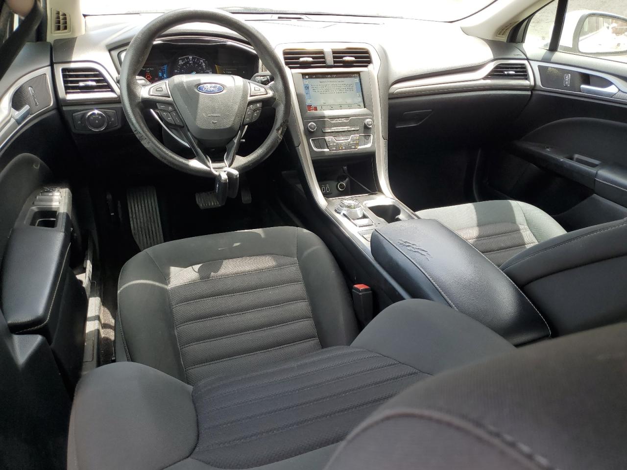 2019 Ford Fusion Se VIN: 3FA6P0LU3KR124857 Lot: 54025525