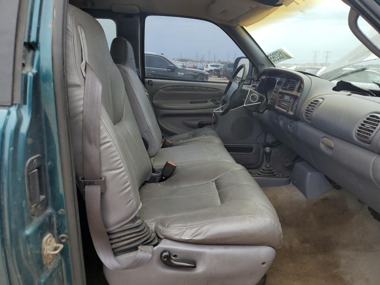 1998 Dodge Ram 2500 VIN: 1B7KF23ZXWJ229771 Lot: 57152265