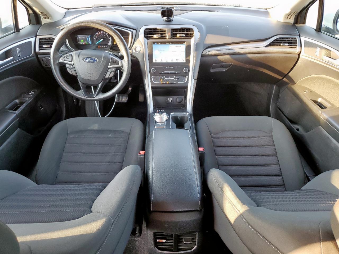 2019 Ford Fusion Se VIN: 3FA6P0LU7KR124926 Lot: 54041335