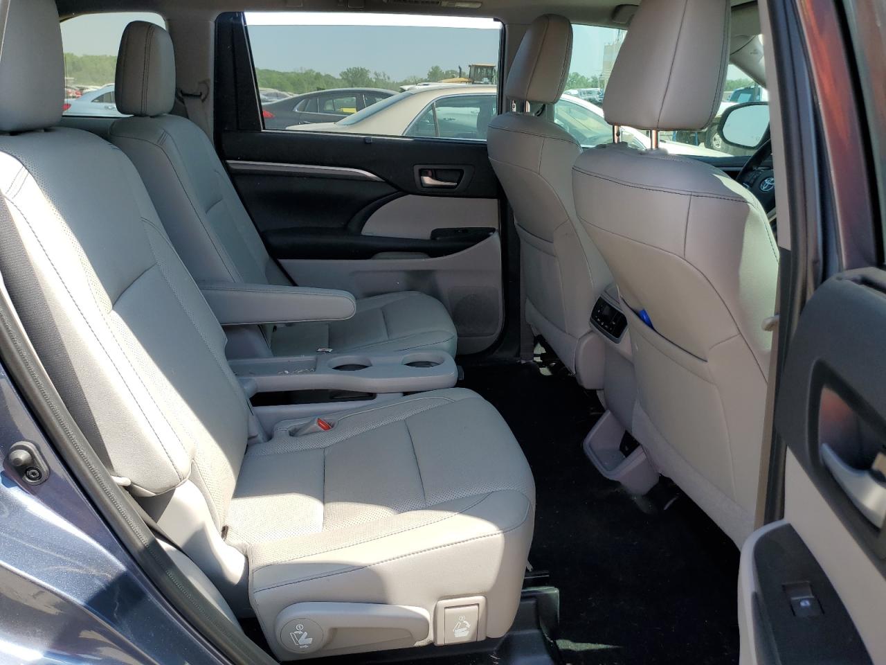 2019 Toyota Highlander Limited VIN: 5TDYZRFH1KS317571 Lot: 56757035