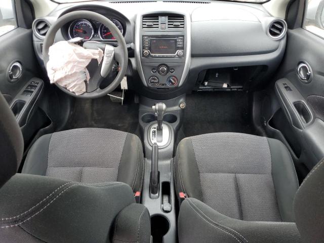  NISSAN VERSA 2017 Srebrny