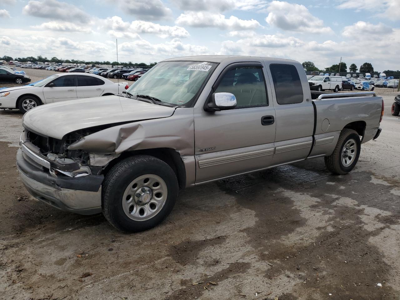 2000 Chevrolet Silverado C1500 იყიდება Sikeston-ში, MO - Front End