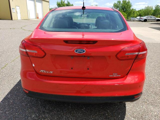Sedans FORD FOCUS 2016 Czerwony