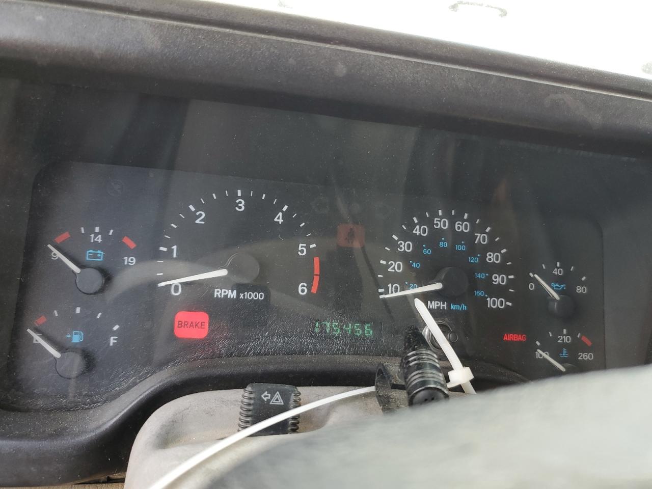 2000 Jeep Wrangler / Tj Sahara VIN: 1J4FA59S8YP721771 Lot: 56924475