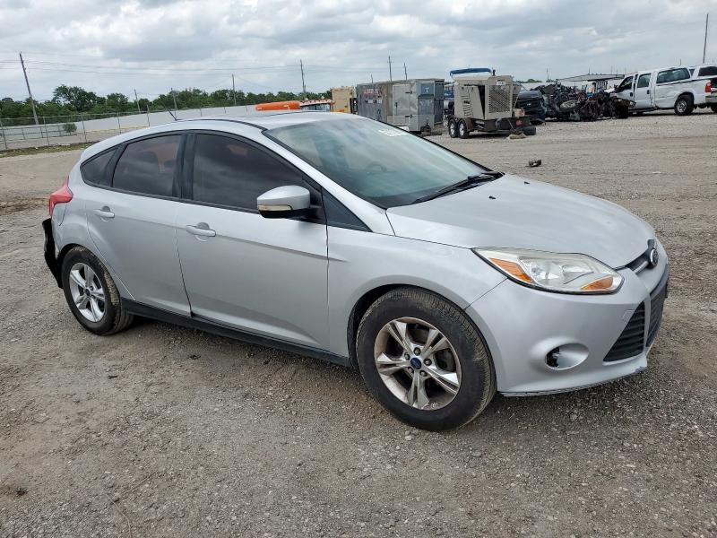 Hatchbacks FORD FOCUS 2014 Silver