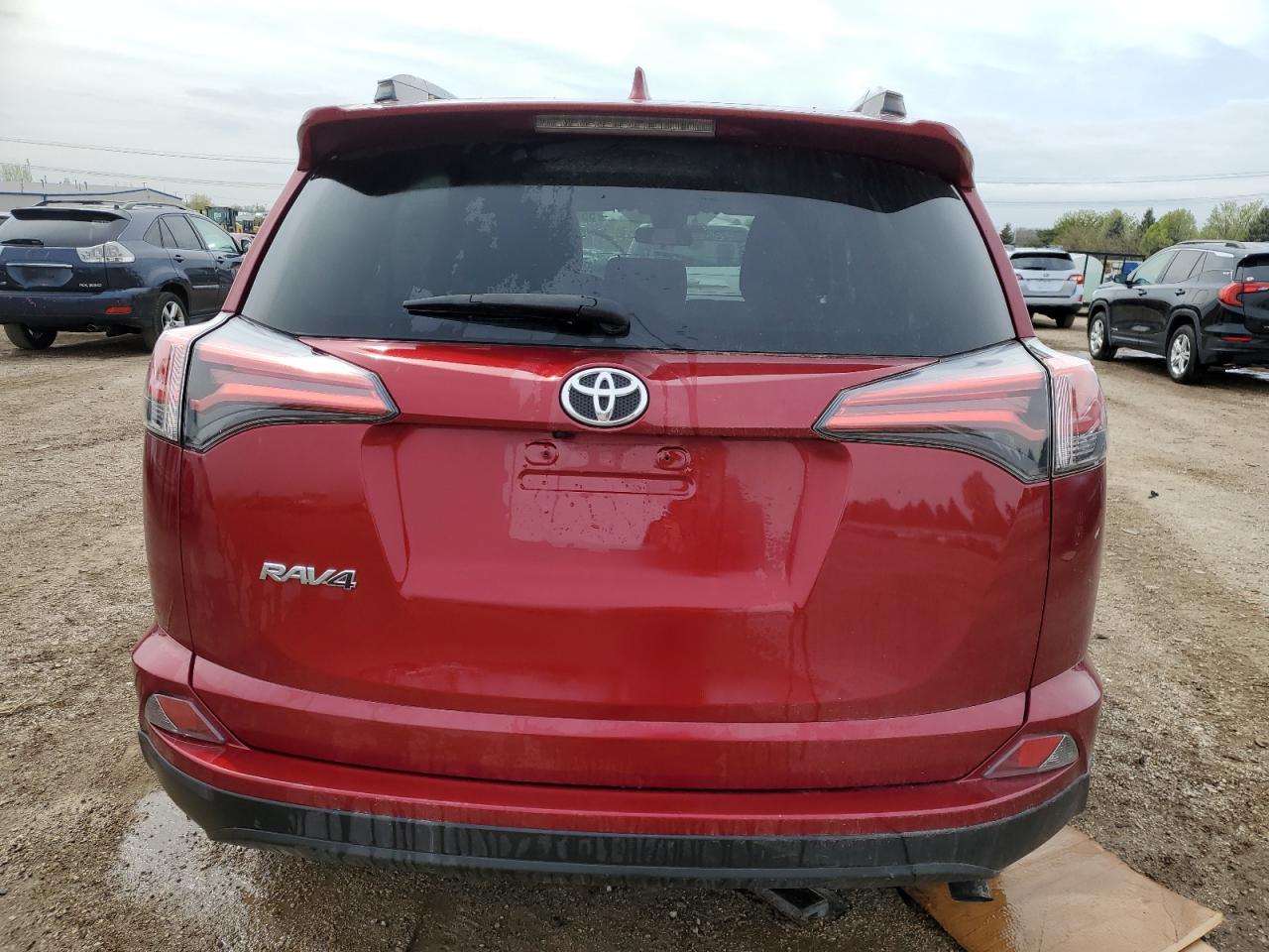2T3ZFREV8JW498122 TOYOTA RAV4 2018