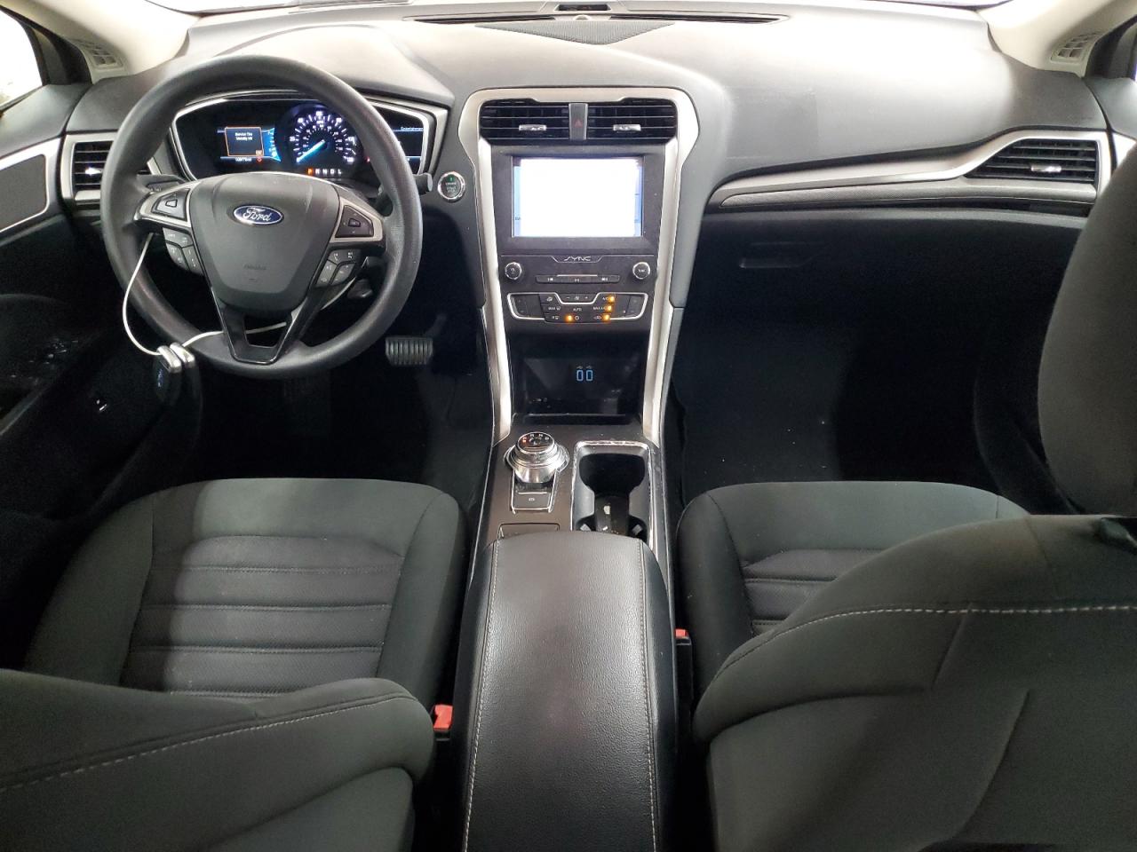 2019 Ford Fusion Se VIN: 3FA6P0LU5KR124777 Lot: 54038475