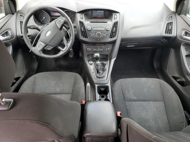 Sedans FORD FOCUS 2015 Czerwony