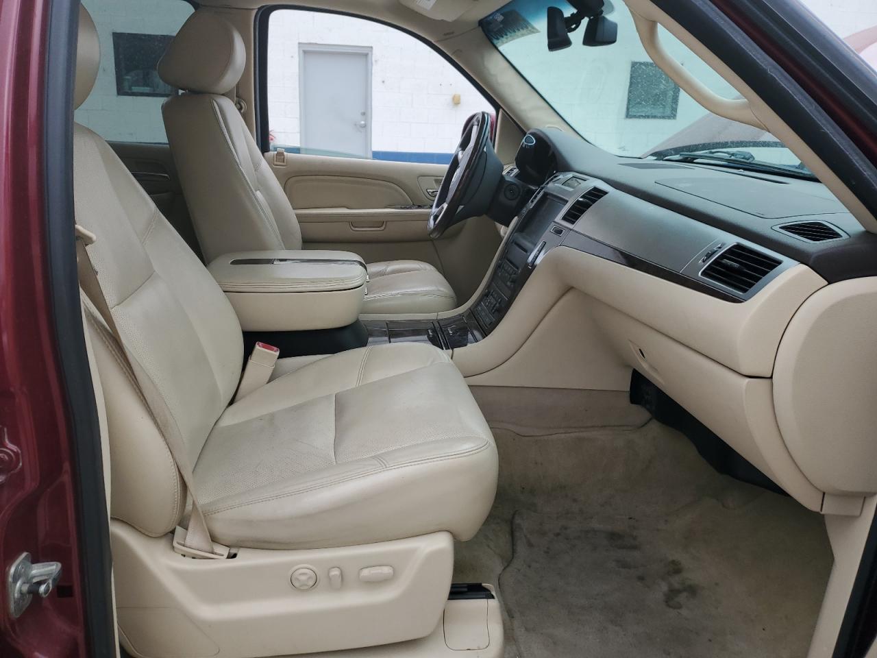 2007 Cadillac Escalade Luxury VIN: 1GYFK63807R329693 Lot: 56887685