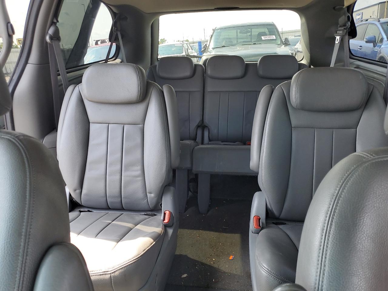 2005 Chrysler Town & Country Touring VIN: 2C4GP54L65R185115 Lot: 58729355
