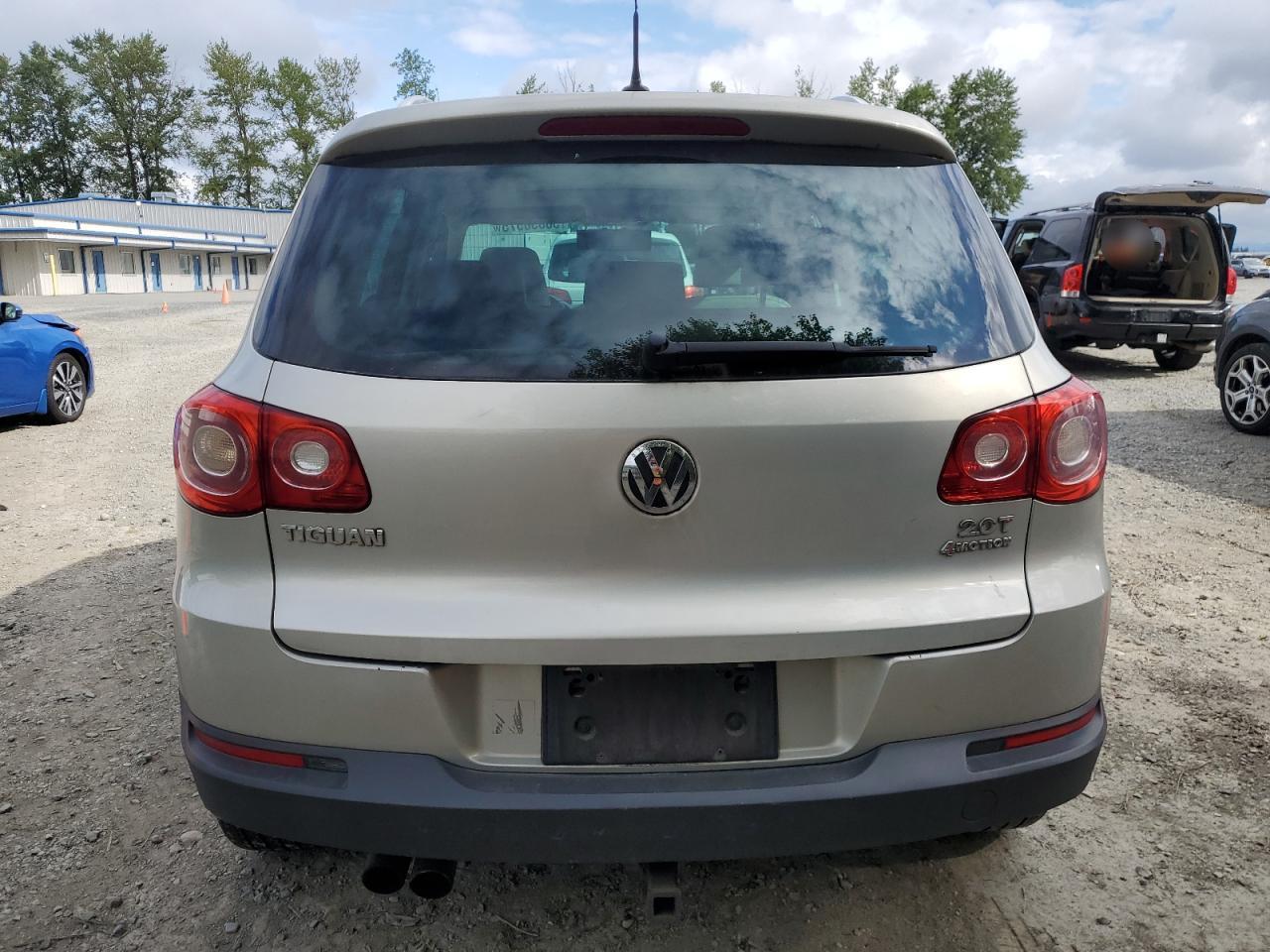2011 Volkswagen Tiguan S VIN: WVGBV7AX8BW539668 Lot: 56858575
